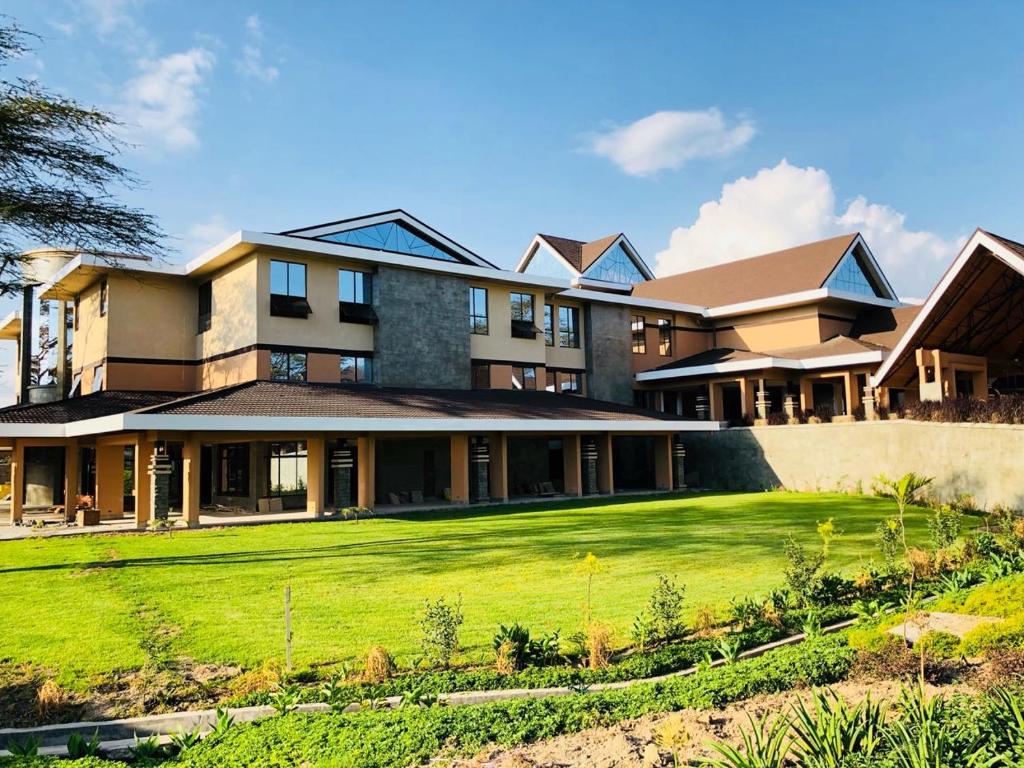 Lake Naivasha Resort accommodation near Hell’s Gate National Park